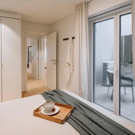 Daire Aveiro - 3 Bedrooms And Terrace In Amoreiras *